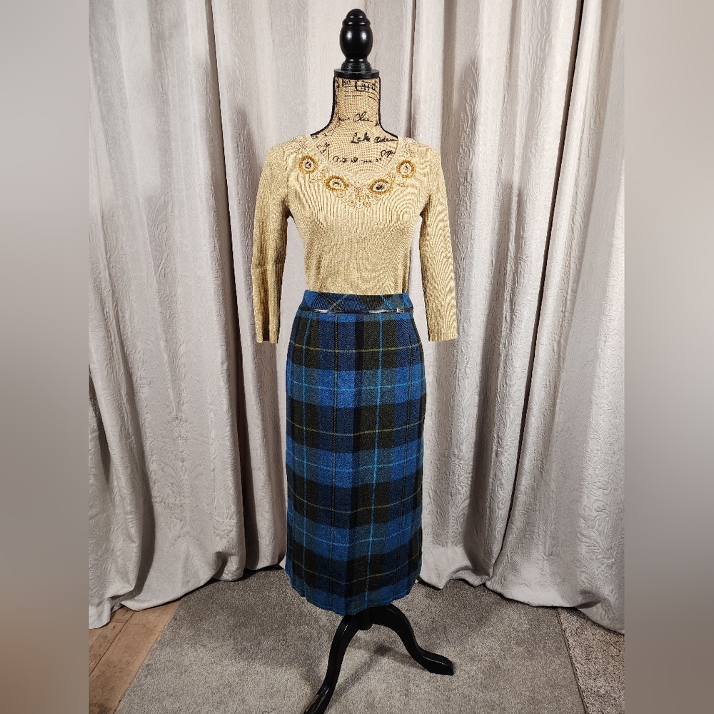 Rich Blue Plaid Wool skirt sz 12P by Worthington Petites